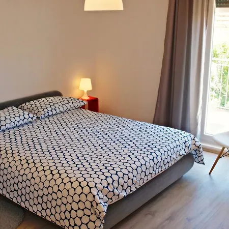 Interno 34 Apartment *