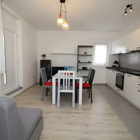 Interno 34 * Zadar